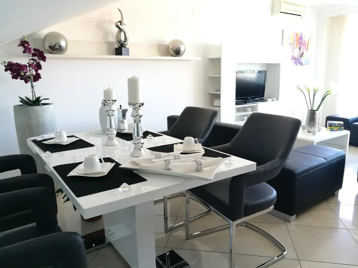 Villa Meli - Apartments Mit Meerblick Medulin