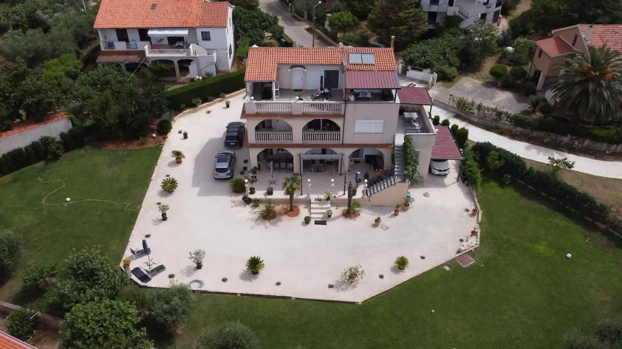 Villa Meli - Apartments Mit Meerblick Medulin
