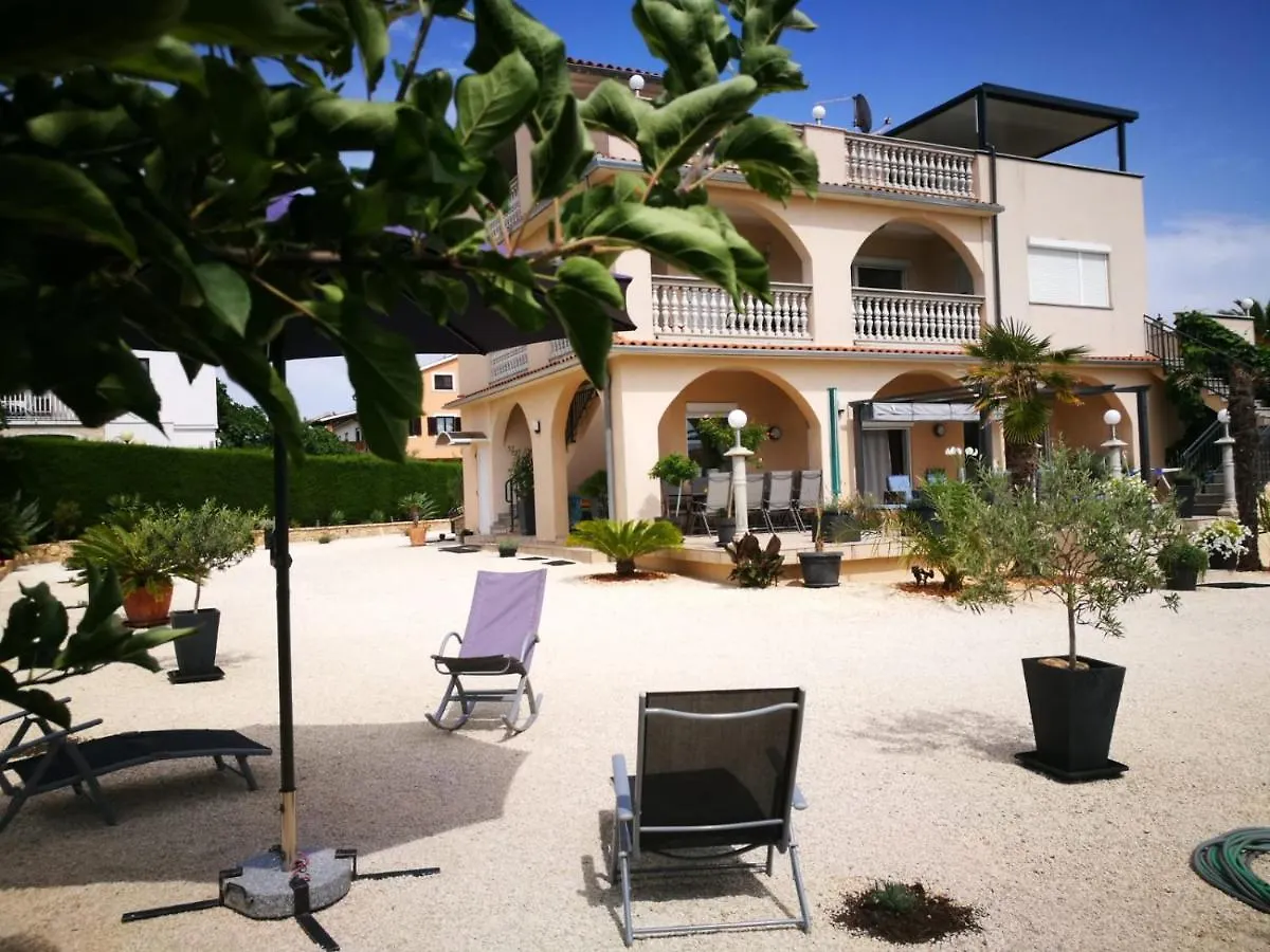Villa Meli - Apartments Mit Meerblick Medulin