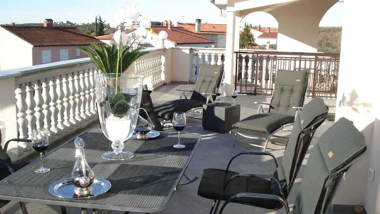 Villa Meli - Apartments Mit Meerblick Medulin 0*,
